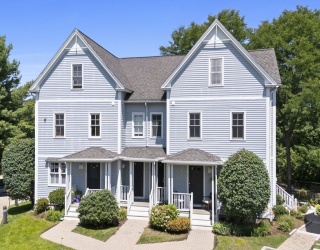 19 Russell Pl, Arlington, Massachusetts, 2 Bedrooms Bedrooms, 6 Rooms Rooms,2.5 BathroomsBathrooms,Residential,For Sale,Russell Pl,73556148