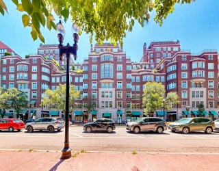300 Boylston St, Boston, Massachusetts, 2 Bedrooms Bedrooms, 5 Rooms Rooms,2.5 BathroomsBathrooms,Residential,For Sale,Boylston St,73556428