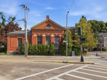 1110 Washington Street, Boston, Massachusetts, 3 Bedrooms Bedrooms, 8 Rooms Rooms,2.5 BathroomsBathrooms,Residential Lease,For Rent,Washington Street,73556140