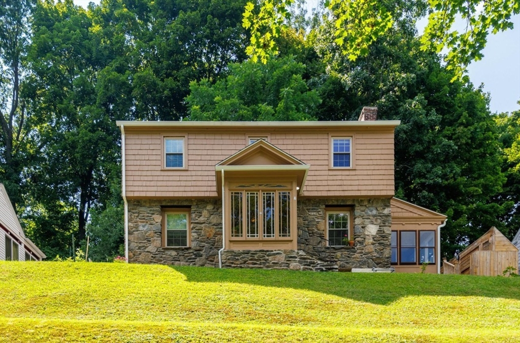 30 Saint Elmo Rd, Worcester, Massachusetts, 3 Bedrooms Bedrooms, 8 Rooms Rooms,1.5 BathroomsBathrooms,Residential,For Sale,Saint Elmo Rd,73556243