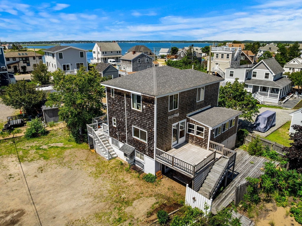 10 70th Street, Newburyport, Massachusetts, 2 Bedrooms Bedrooms, 6 Rooms Rooms,2.5 BathroomsBathrooms,Residential,For Sale,70th Street,73556233