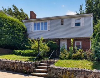 7 Franklin Ave, Revere, Massachusetts, 3 Bedrooms Bedrooms, 5 Rooms Rooms,2 BathroomsBathrooms,Residential,For Sale,Franklin Ave,73556278