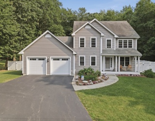 21 Cranbrook Drive, Holden, Massachusetts, 4 Bedrooms Bedrooms, 9 Rooms Rooms,2.5 BathroomsBathrooms,Residential,For Sale,Cranbrook Drive,73556279