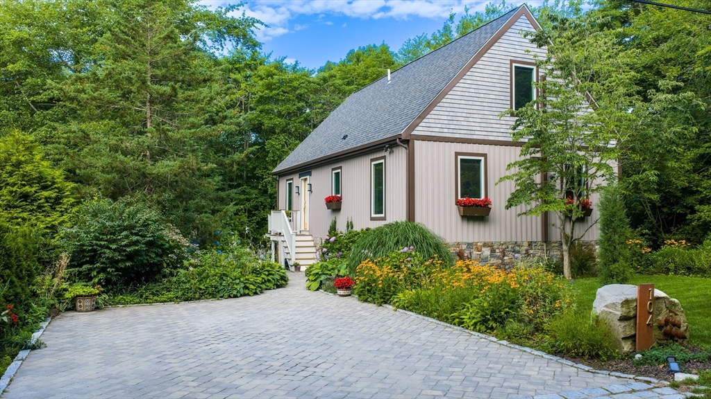 104 Fir St, Fairhaven, Massachusetts, 3 Bedrooms Bedrooms, 7 Rooms Rooms,2 BathroomsBathrooms,Residential,For Sale,Fir St,73548234