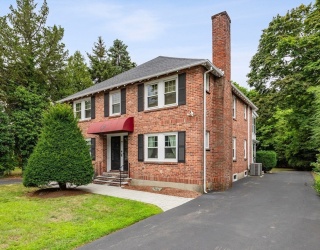 991 Main St, Wakefield, Massachusetts, 4 Bedrooms Bedrooms, 10 Rooms Rooms,2 BathroomsBathrooms,Residential Income,For Sale,Main St,73556295