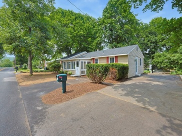 16 Smithville Rd, Spencer, Massachusetts, 4 Bedrooms Bedrooms, 14 Rooms Rooms,1.5 BathroomsBathrooms,Residential,For Sale,Smithville Rd,73556299