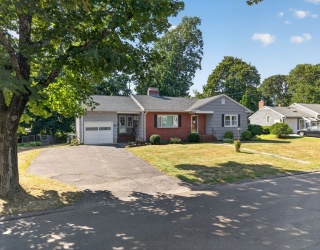88 Mifflin Dr, North Andover, Massachusetts, 3 Bedrooms Bedrooms, 6 Rooms Rooms,2 BathroomsBathrooms,Residential,For Sale,Mifflin Dr,73556303