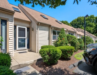 1292 Commercial St, Weymouth, Massachusetts, 2 Bedrooms Bedrooms, 5 Rooms Rooms,1.5 BathroomsBathrooms,Residential,For Sale,Commercial St,73556188