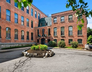 71 Princeton St, Chelmsford, Massachusetts, 2 Bedrooms Bedrooms, 4 Rooms Rooms,1.5 BathroomsBathrooms,Residential,For Sale,Princeton St,73556317