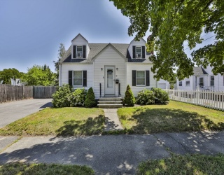 26 Purdon Ave, Lynn, Massachusetts, 3 Bedrooms Bedrooms, 6 Rooms Rooms,1 BathroomBathrooms,Residential,For Sale,Purdon Ave,73556158