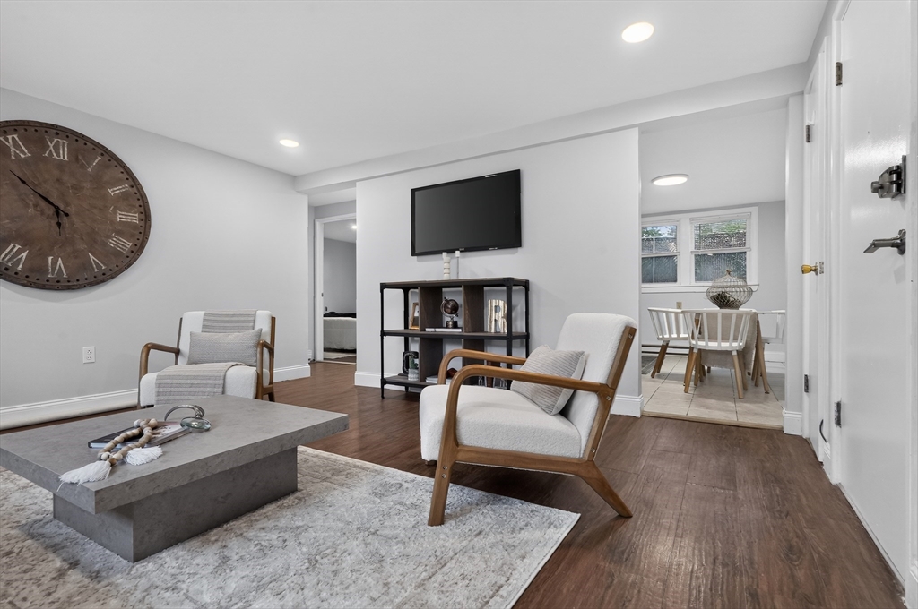 13 Nelson Drive, Randolph, Massachusetts, 2 Bedrooms Bedrooms, 4 Rooms Rooms,1 BathroomBathrooms,Residential,For Sale,Nelson Drive,73556202