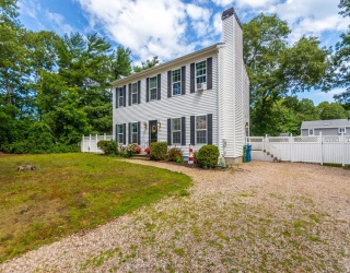 8 Hampden Rd, Falmouth, Massachusetts, 3 Bedrooms Bedrooms, 6 Rooms Rooms,2.5 BathroomsBathrooms,Residential,For Sale,Hampden Rd,73556235