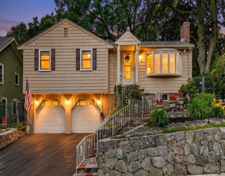 56 Nowell Rd, Melrose, Massachusetts, 3 Bedrooms Bedrooms, 8 Rooms Rooms,1.5 BathroomsBathrooms,Residential,For Sale,Nowell Rd,73556324