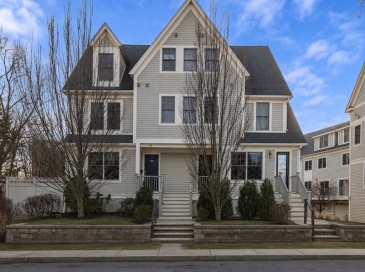 200 Fayette, Watertown, Massachusetts, 3 Bedrooms Bedrooms, 6 Rooms Rooms,2.5 BathroomsBathrooms,Residential,For Sale,Fayette,73533604