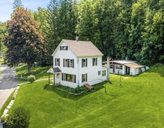 8 Underwood Ave, Easthampton, Massachusetts, 3 Bedrooms Bedrooms, 5 Rooms Rooms,2 BathroomsBathrooms,Residential,For Sale,Underwood Ave,73556292