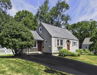 47 Maple Cir, Shrewsbury, Massachusetts, 4 Bedrooms Bedrooms, 8 Rooms Rooms,1.5 BathroomsBathrooms,Residential,For Sale,Maple Cir,73556334
