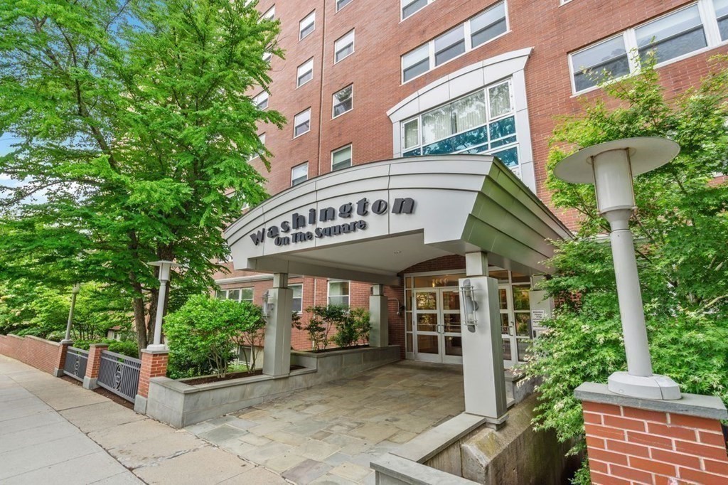 1600 Beacon St, Brookline, Massachusetts, 2 Bedrooms Bedrooms, 4 Rooms Rooms,2 BathroomsBathrooms,Residential,For Sale,Beacon St,73556341