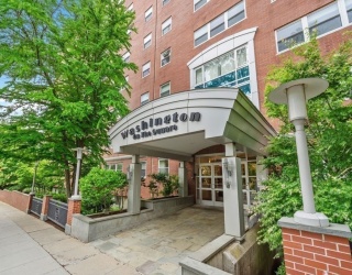 1600 Beacon St, Brookline, Massachusetts, 2 Bedrooms Bedrooms, 4 Rooms Rooms,2 BathroomsBathrooms,Residential,For Sale,Beacon St,73556341