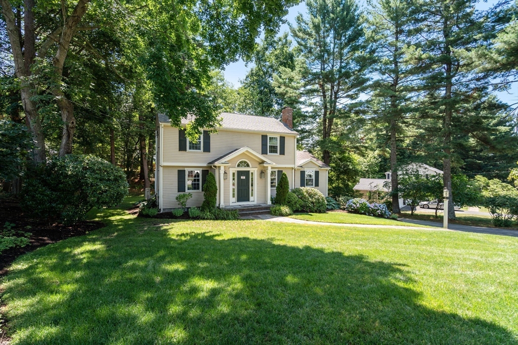 58 Blacksmith Drive, Medfield, Massachusetts, 3 Bedrooms Bedrooms, 8 Rooms Rooms,2.5 BathroomsBathrooms,Residential,For Sale,Blacksmith Drive,73556328