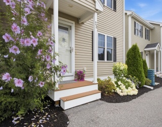 25 Riverside Dr., Lakeville, Massachusetts, 3 Bedrooms Bedrooms, 5 Rooms Rooms,2.5 BathroomsBathrooms,Residential,For Sale,Riverside Dr.,73556346
