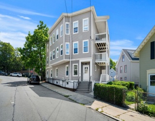 35 Pond St, Boston, Massachusetts, 11 Bedrooms Bedrooms, 20 Rooms Rooms,3 BathroomsBathrooms,Residential Income,For Sale,Pond St,73556347