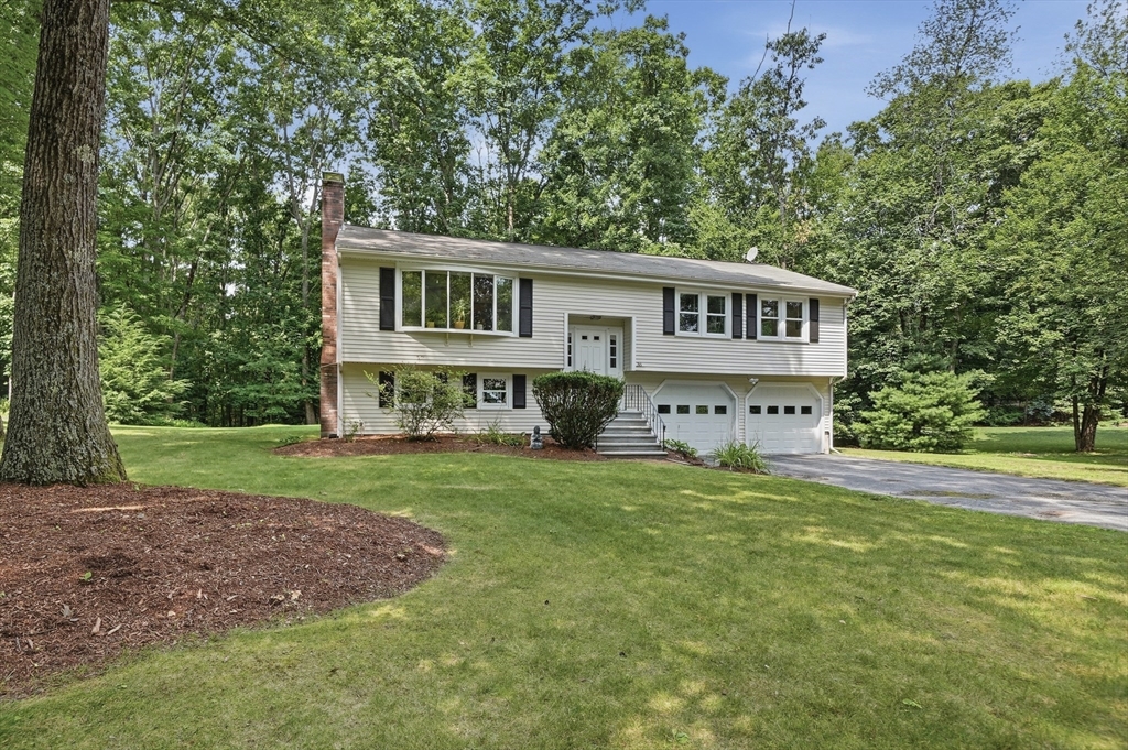 36 Valentine Rd, Northborough, Massachusetts, 3 Bedrooms Bedrooms, 7 Rooms Rooms,3 BathroomsBathrooms,Residential,For Sale,Valentine Rd,73556371