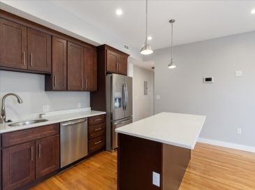 151 Clark Street, Cambridge, Massachusetts, 3 Bedrooms Bedrooms, 6 Rooms Rooms,2 BathroomsBathrooms,Residential Lease,For Rent,Clark Street,73556376