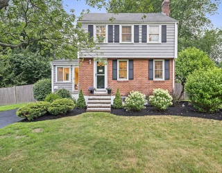 74 Sherrick Ave, Holbrook, Massachusetts, 4 Bedrooms Bedrooms, 7 Rooms Rooms,2 BathroomsBathrooms,Residential,For Sale,Sherrick Ave,73556382