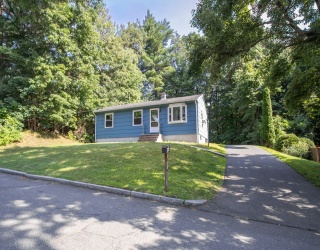 41 Rosedale Ave, Springfield, Massachusetts, 3 Bedrooms Bedrooms, 5 Rooms Rooms,1 BathroomBathrooms,Residential,For Sale,Rosedale Ave,73556381