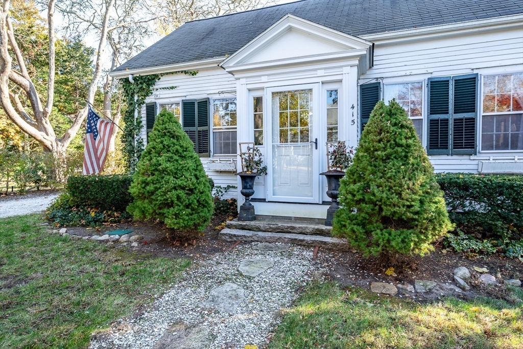 415 Barlows Landing Rd, Bourne, Massachusetts, 4 Bedrooms Bedrooms, 7 Rooms Rooms,2.5 BathroomsBathrooms,Residential Lease,For Rent,Barlows Landing Rd,73556391
