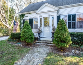415 Barlows Landing Rd, Bourne, Massachusetts, 4 Bedrooms Bedrooms, 7 Rooms Rooms,2.5 BathroomsBathrooms,Residential Lease,For Rent,Barlows Landing Rd,73556391