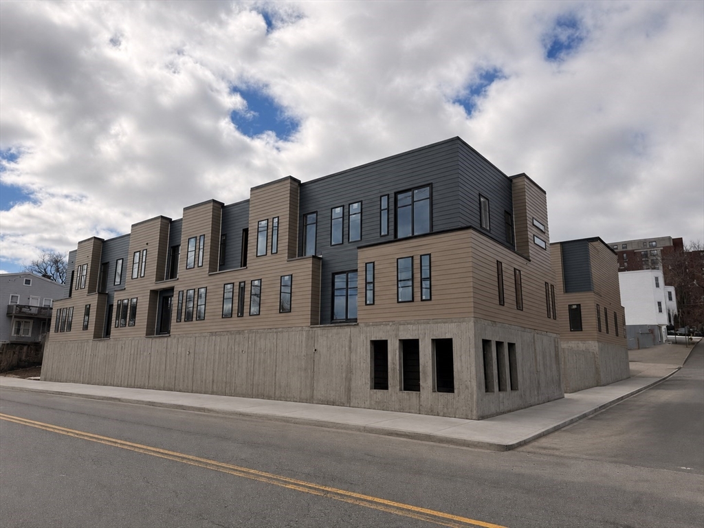 150 Williams, Chelsea, Massachusetts, 1 Bedroom Bedrooms, 3 Rooms Rooms,1 BathroomBathrooms,Residential,For Sale,Williams,73494331