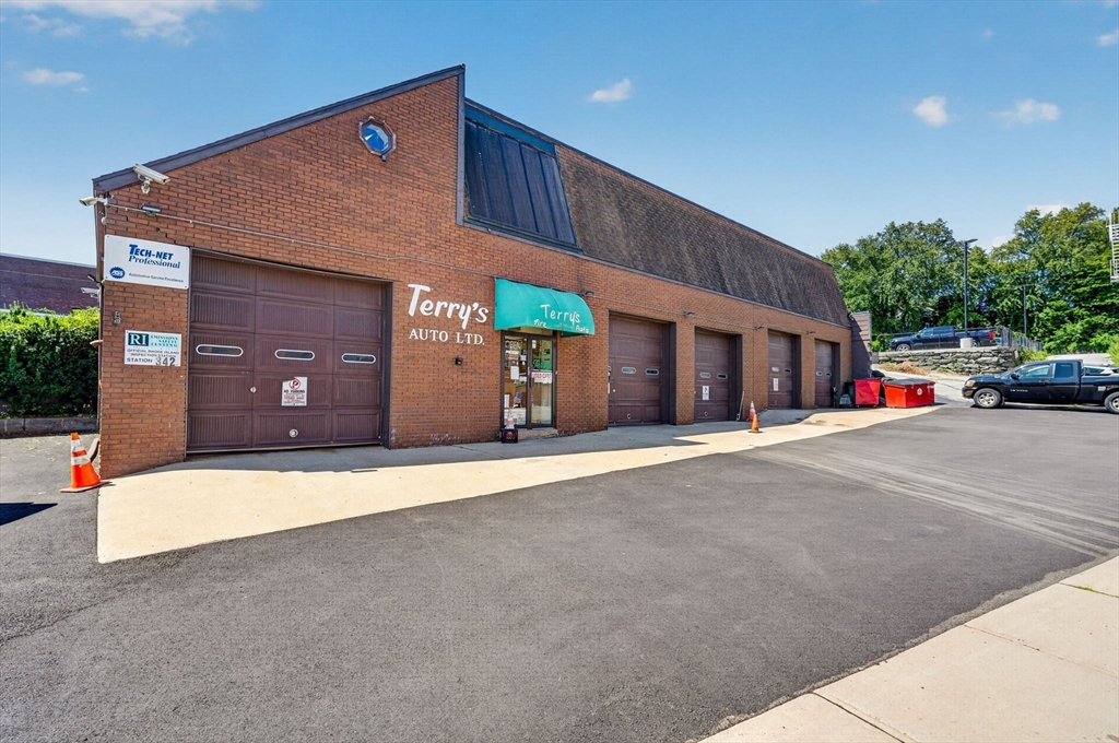 18 Blackstone St, Woonsocket, Rhode Island, ,Commercial Sale,For Sale,Blackstone St,73556041