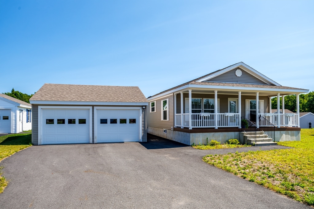 32 Onyx Path, Gardner, Massachusetts, 3 Bedrooms Bedrooms, 6 Rooms Rooms,2 BathroomsBathrooms,Residential,For Sale,Onyx Path,73554328