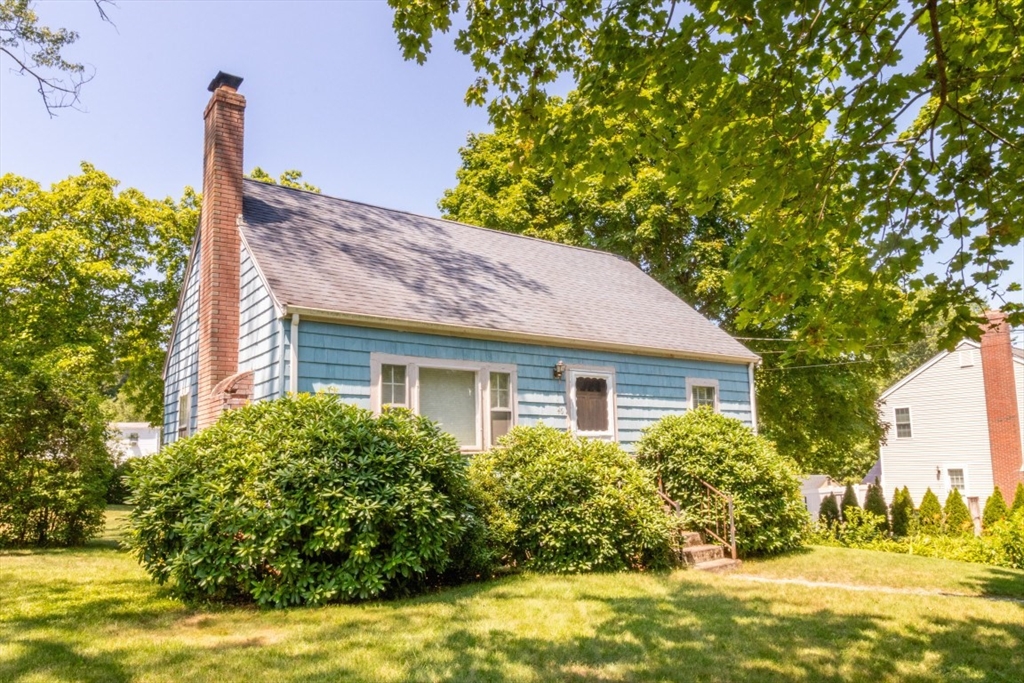46 Conlyn Avenue, Franklin, Massachusetts, 3 Bedrooms Bedrooms, 6 Rooms Rooms,1 BathroomBathrooms,Residential,For Sale,Conlyn Avenue,73556156