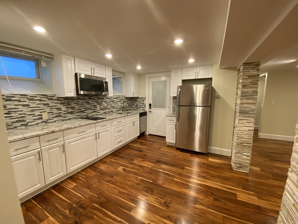 16 Crescent Ave., Boston, Massachusetts, 1 Bedroom Bedrooms, 4 Rooms Rooms,1 BathroomBathrooms,Residential Lease,For Rent,Crescent Ave.,73556163