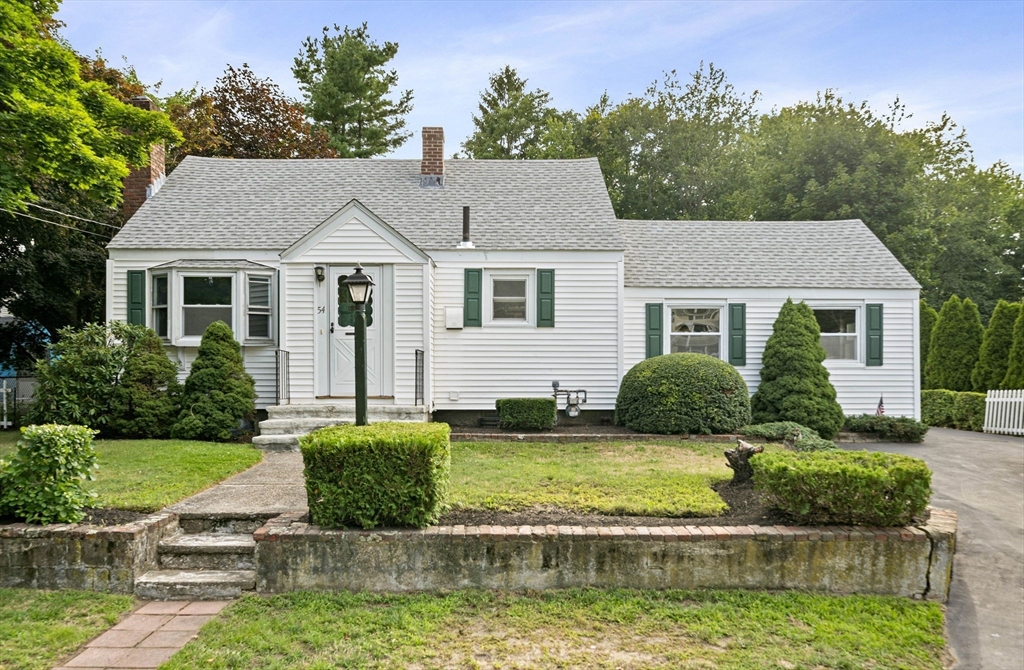 54 Acorn St, Braintree, Massachusetts, 3 Bedrooms Bedrooms, 7 Rooms Rooms,1.5 BathroomsBathrooms,Residential,For Sale,Acorn St,73556162