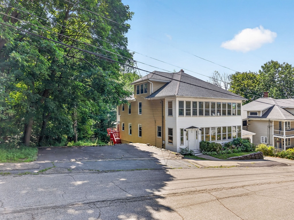 52 Bancroft St, Gardner, Massachusetts, 4 Bedrooms Bedrooms, 10 Rooms Rooms,2 BathroomsBathrooms,Residential Income,For Sale,Bancroft St,73556167