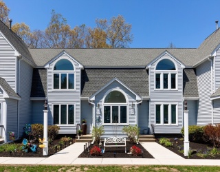 35 Pilgrim Village Road, Taunton, Massachusetts, 2 Bedrooms Bedrooms, 6 Rooms Rooms,2.5 BathroomsBathrooms,Residential,For Sale,Pilgrim Village Road,73556171