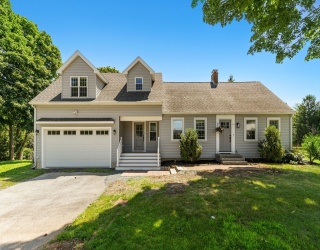 67 Maple St, Wenham, Massachusetts, 3 Bedrooms Bedrooms, 7 Rooms Rooms,2.5 BathroomsBathrooms,Residential,For Sale,Maple St,73556024