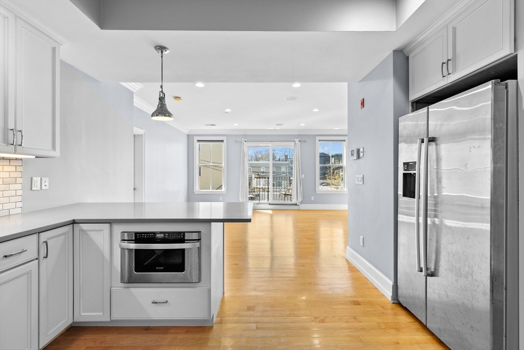 37 P St, Boston, Massachusetts, 2 Bedrooms Bedrooms, 4 Rooms Rooms,2 BathroomsBathrooms,Residential,For Sale,P St,73556400