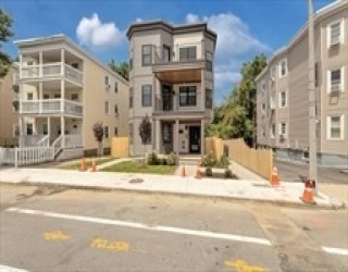 3915 Washington Street, Boston, Massachusetts, 1 Bedroom Bedrooms, 3 Rooms Rooms,1 BathroomBathrooms,Residential,For Sale,Washington Street,73556414