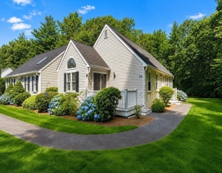 547 Washington St, Pembroke, Massachusetts, 2 Bedrooms Bedrooms, 4 Rooms Rooms,1.5 BathroomsBathrooms,Residential,For Sale,Washington St,73556180