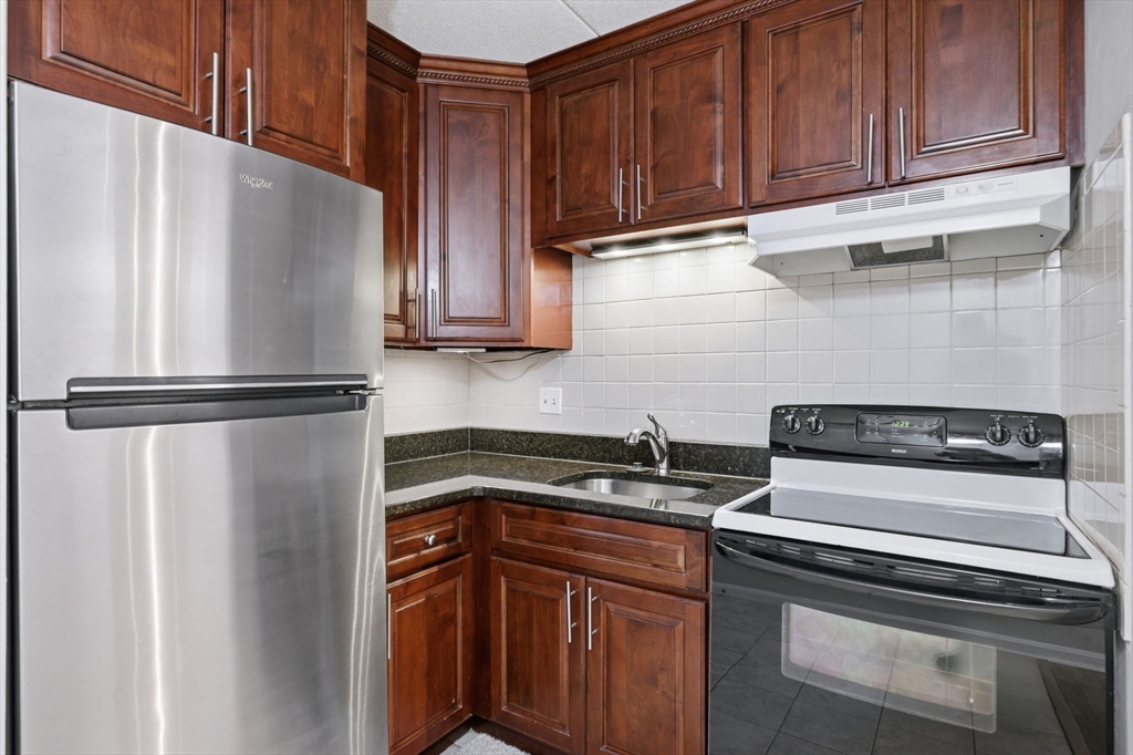 43-51 Albion St, Melrose, Massachusetts, 1 Bedroom Bedrooms, 4 Rooms Rooms,1 BathroomBathrooms,Residential,For Sale,Albion St,73556407