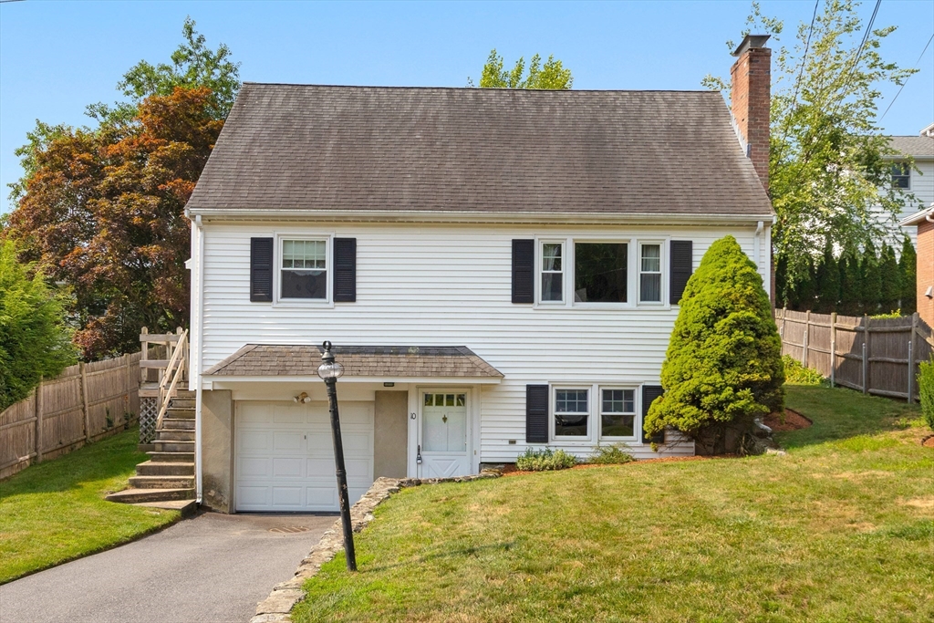 10 Cummings Avenue, Lexington, Massachusetts, 3 Bedrooms Bedrooms, 7 Rooms Rooms,1.5 BathroomsBathrooms,Residential,For Sale,Cummings Avenue,73556070