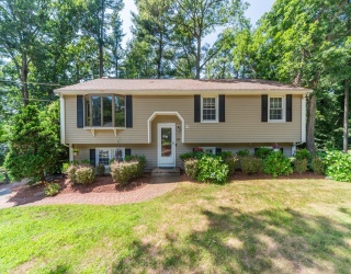 140 Bayberry Cir, Bridgewater, Massachusetts, 4 Bedrooms Bedrooms, 7 Rooms Rooms,2 BathroomsBathrooms,Residential,For Sale,Bayberry Cir,73556373