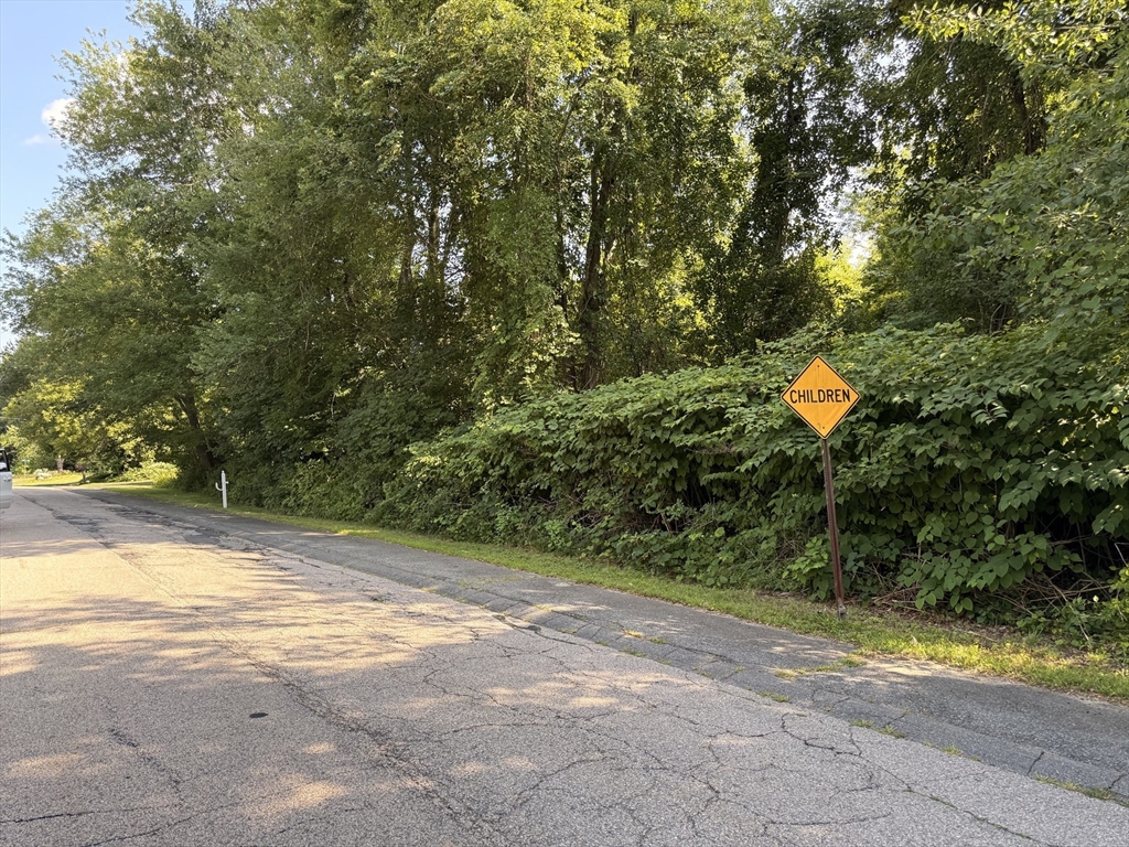 15 Emerson Street, Mendon, Massachusetts, ,Land,For Sale,Emerson Street,73556189