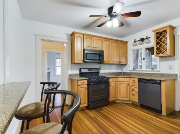 25 Rowe St, Newton, Massachusetts, 3 Bedrooms Bedrooms, 6 Rooms Rooms,1 BathroomBathrooms,Residential Lease,For Rent,Rowe St,73556191 25 Rowe St, Newton, Massachusetts, 3 Bedrooms Bedrooms, 6 Rooms Rooms,1 BathroomBathrooms,Residential Lease,For Rent,Rowe St,73556191