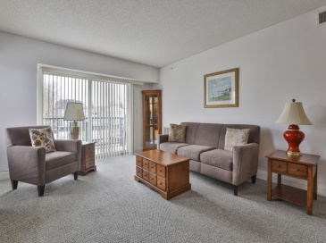 79 Waite Street Extension, Malden, Massachusetts, 2 Bedrooms Bedrooms, 4 Rooms Rooms,2 BathroomsBathrooms,Residential,For Sale,Waite Street Extension,73504568