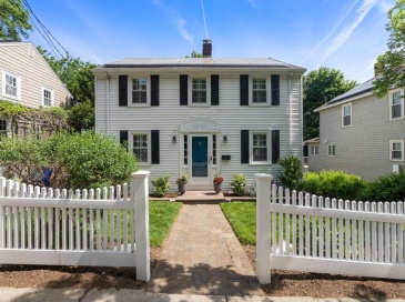 109 Whitcomb Ave, Boston, Massachusetts, 3 Bedrooms Bedrooms, 7 Rooms Rooms,1.5 BathroomsBathrooms,Residential,For Sale,Whitcomb Ave,73533803